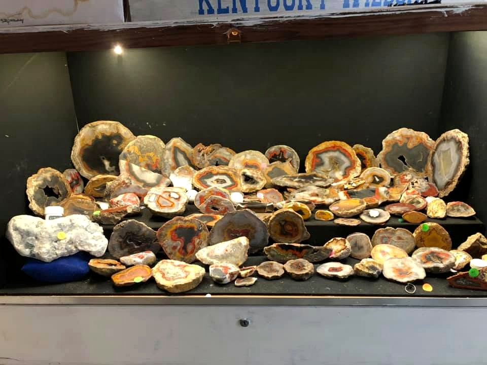 Real club display of Kentucky agates showing a range of colors and banding